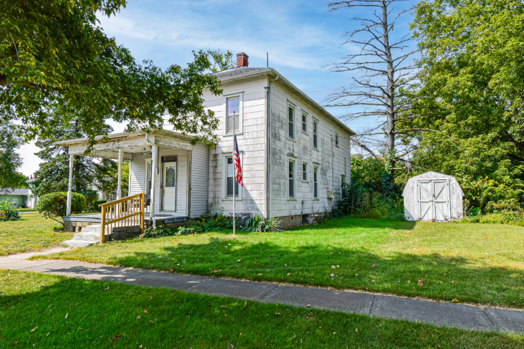 30 Plum St.