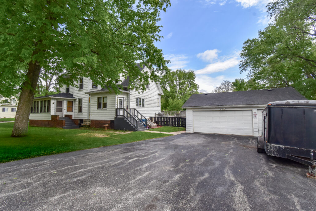 300 N Wolf St.