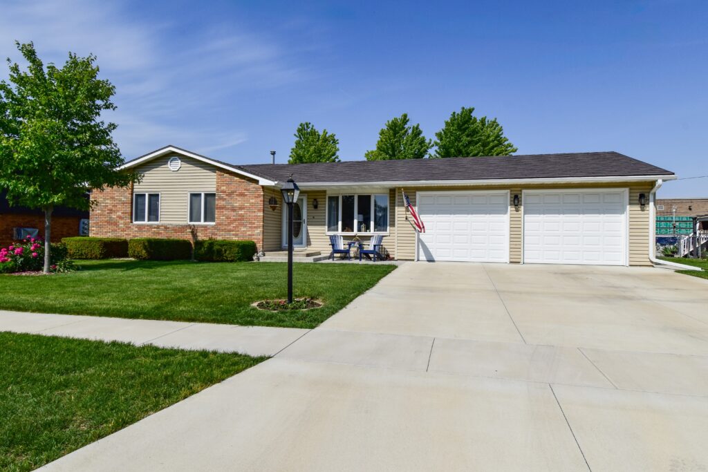 907 Illini Ave.