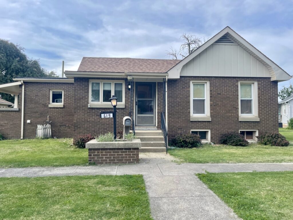 619 W Prairie St.