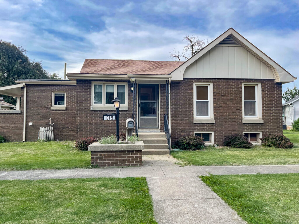 619 W Prairie St.