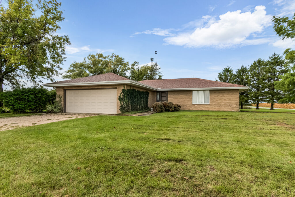 23892 E 2700 North Rd.