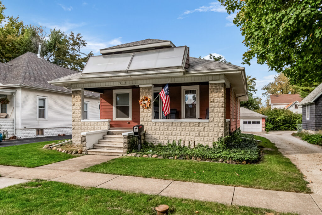 919 E Washington St.